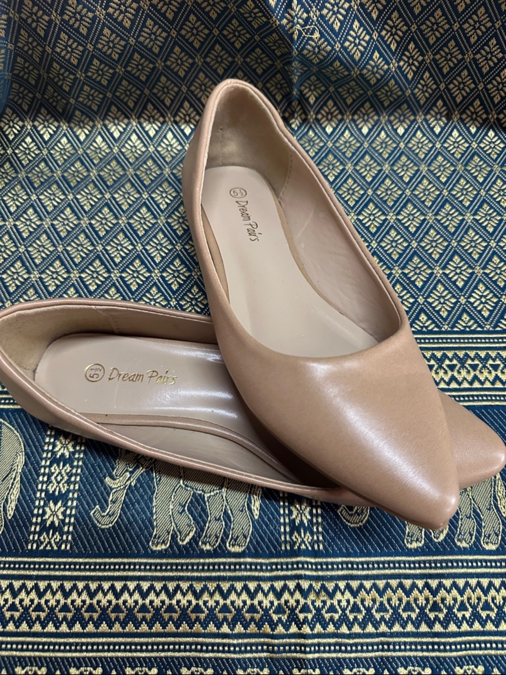Dream Pairs Women's Beige Pointed-Toe Flats